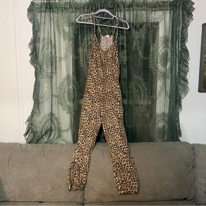 Super Soft Cheetah Print baggy Jumpsuit. Size Small